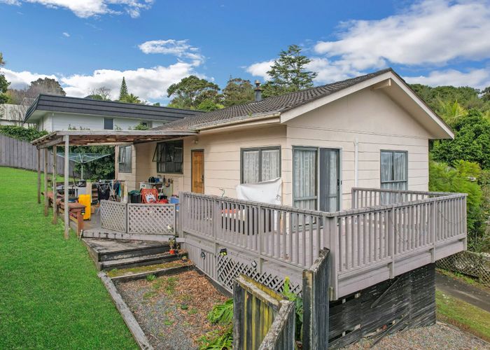  at 1/22 Simon Ellice Drive, Bayview, Auckland