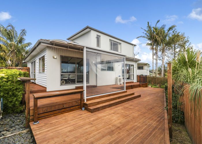  at 22 Gala Place, Henderson, Auckland