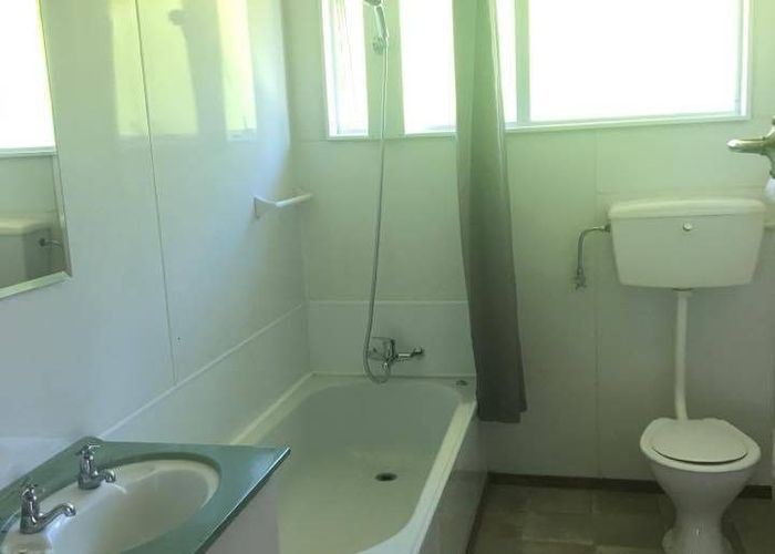  at 2/5 Doyle Street, Blaketown, Grey, West Coast