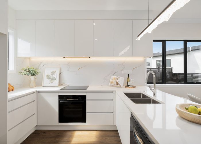  at 2 Whiteywood Street, Westgate, Waitakere City, Auckland