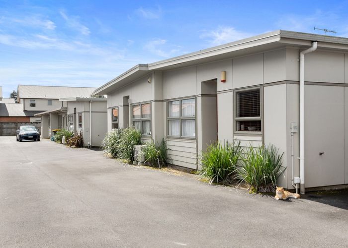  at 8E Ford Street, Hamilton East, Hamilton