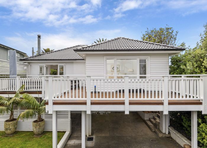  at 18 Kitchener Road, Takapuna, North Shore City, Auckland