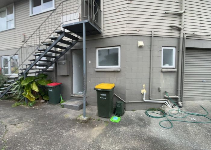  at 1/52 Cramond Drive, Mangere East, Manukau City, Auckland