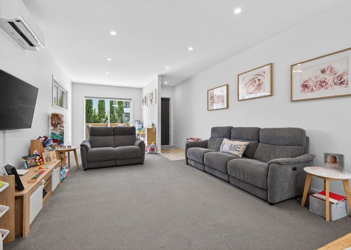  at 3E Breakwater Way, Whitby, Porirua, Wellington