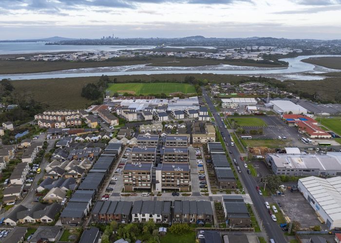  at 3 Rauemi Way, Te Atatu South, Waitakere City, Auckland