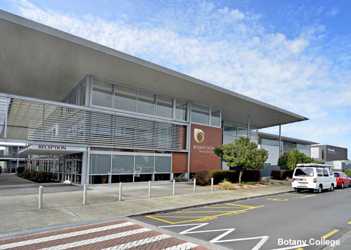  at 8 Fortuna Place, East Tamaki Heights, Auckland