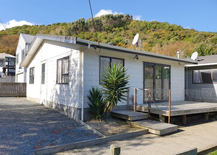  at 55 Collins Avenue, Tawa, Wellington