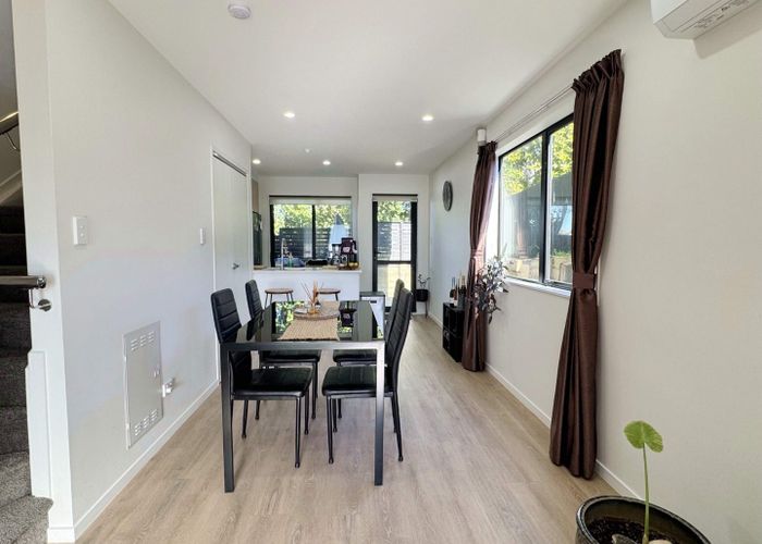  at 1/60 Triangle Road, Massey, Waitakere City, Auckland