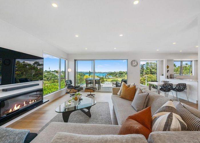  at 13 Wilding Avenue, Northcote Point, Auckland