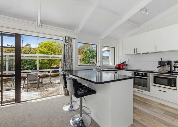  at 11 Foyle Place, Glendene, Waitakere City, Auckland