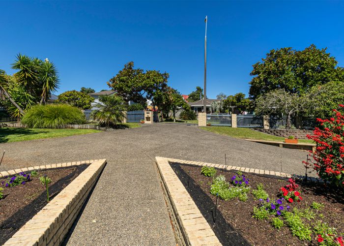  at 3 Gala Place, Henderson, Auckland