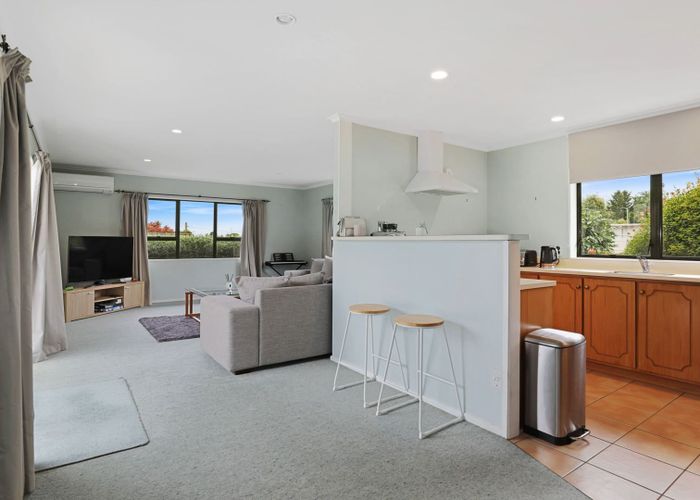  at 2/69 Ngamotu Road, Hilltop, Taupō