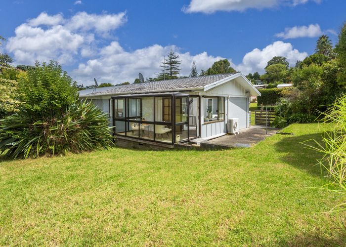  at 2/20 Gladys Avenue, Glenfield, North Shore City, Auckland