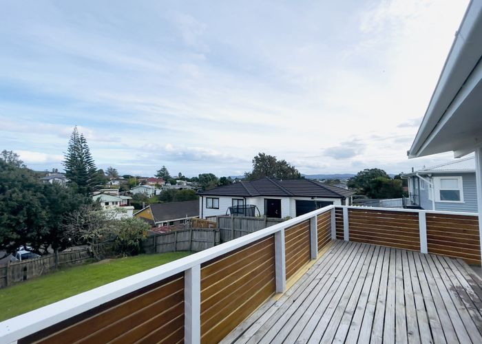  at 18A Sylvan crescent, Te Atatu South, Waitakere City, Auckland