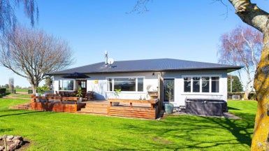  at 435 Western Line, Whanganui