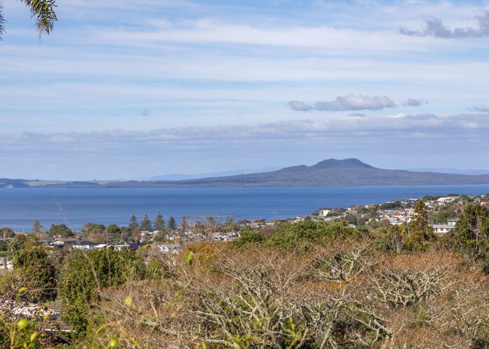  at 4 Moorgreen Heights, Torbay, North Shore City, Auckland