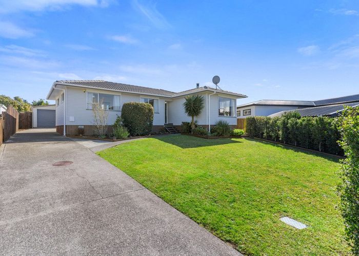  at 13 Chesley Place, Half Moon Bay, Auckland