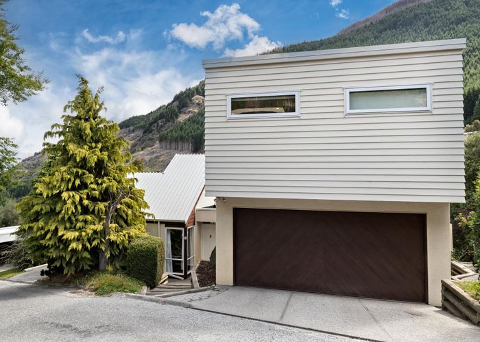  at 8 MacKinnon Terrace, Sunshine Bay, Queenstown