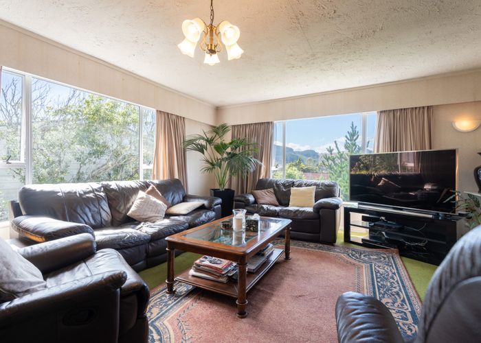  at 68 Fyvie Avenue, Tawa, Wellington