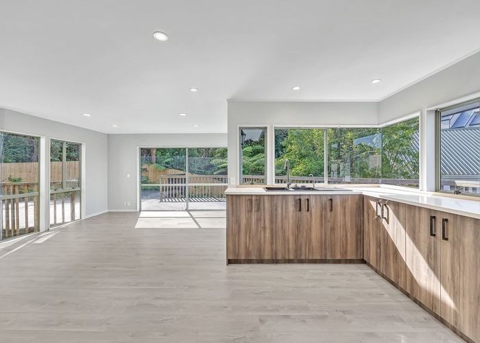  at 2/33 Penguin Drive, Murrays Bay, Auckland
