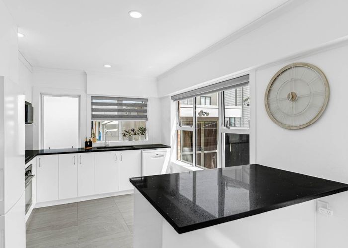  at 2/286 Porchester Road, Takanini, Papakura, Auckland