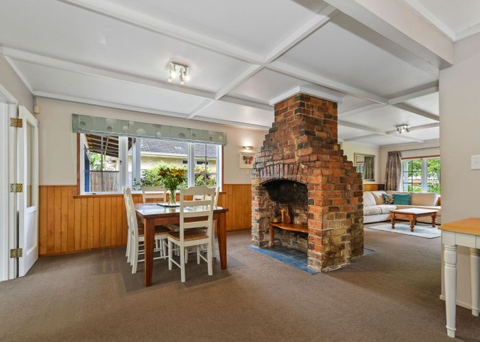  at 37 Cook Street, Hamilton East, Hamilton