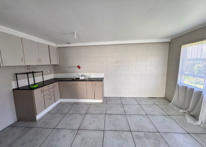  at 2/277 Massey Road, Mangere, Manukau City, Auckland