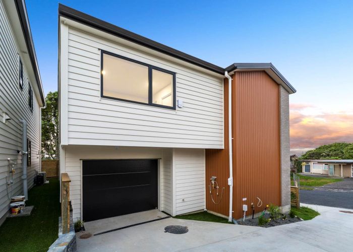  at 8A Mason Street, New Lynn, Waitakere City, Auckland