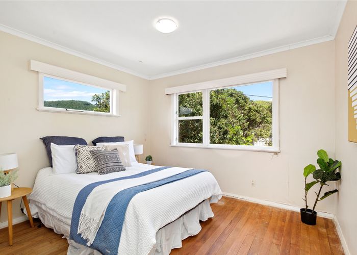  at 6 Lane Crescent, Tawa, Wellington