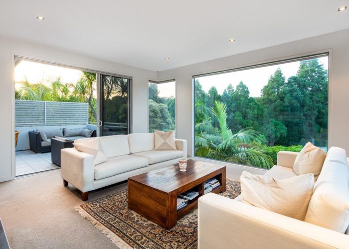  at 10 Kahikatea Close, Campbells Bay, Auckland