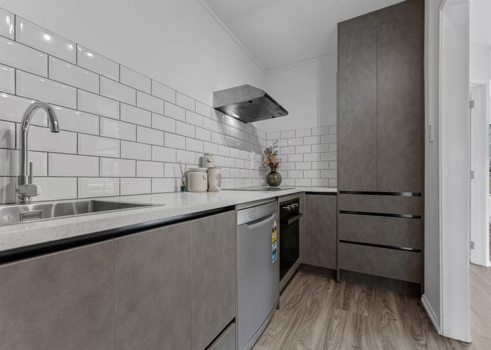  at 3/12 Sunnyside Road, Sunnyvale, Auckland