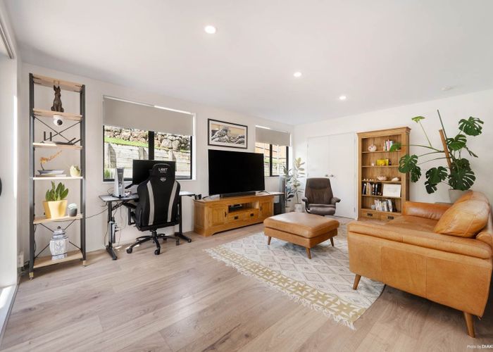 at 340A Glenfield Road, Glenfield, Auckland