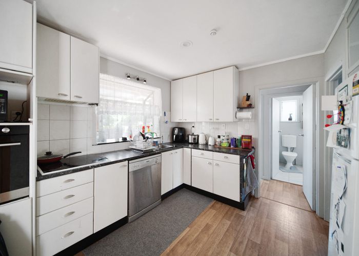  at 9 Malcolm Place, Mangere East, Auckland
