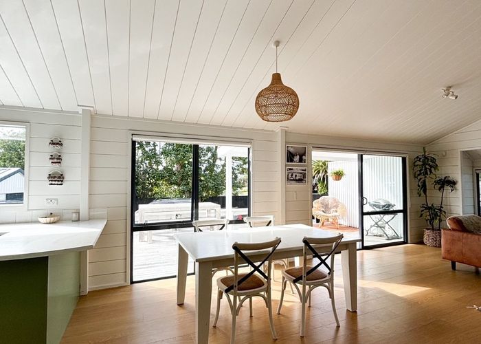  at 4 Beach Road, Manly, Whangaparaoa