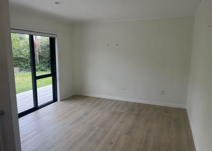  at 9 Malloy Place, Eastern Beach, Auckland