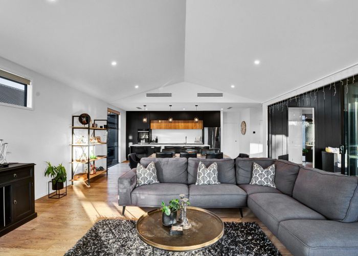 at 2/20B Gordon Street, Glen Avon, New Plymouth