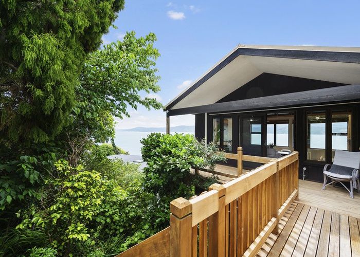 at 38 Napier Street, Karaka Bays, Wellington