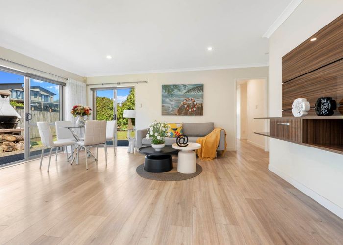  at 6 Kumar Place, The Gardens, Auckland