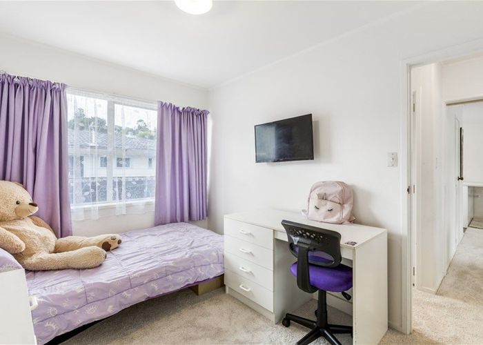  at 1/11 Mannering Pl, Hillcrest, North Shore City, Auckland