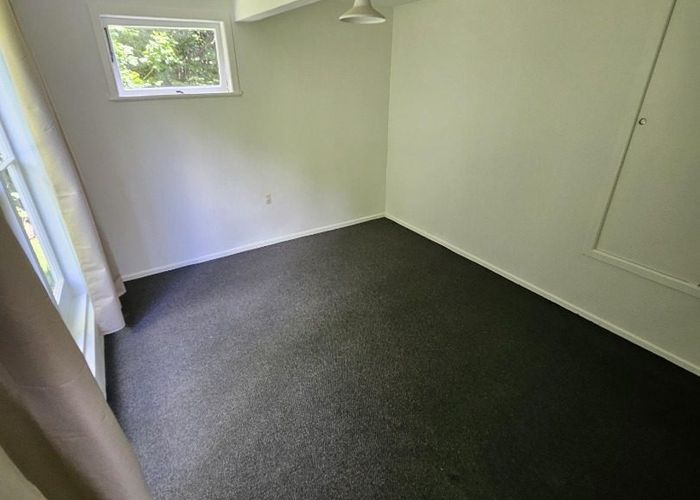  at 5 Lynwood Road, New Lynn, Waitakere City, Auckland