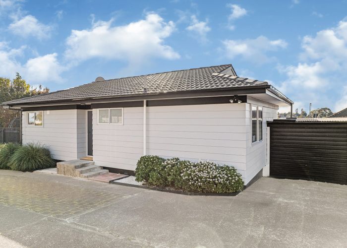  at 2/119 Pigeon Mountain Road, Half Moon Bay, Manukau City, Auckland