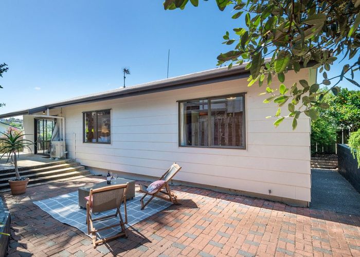  at 1/8 Camilla Grove, Totara Vale, North Shore City, Auckland