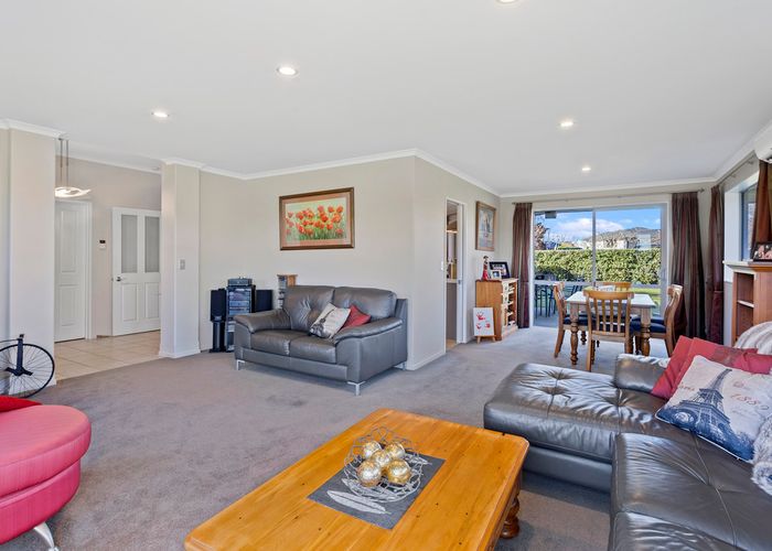  at 90 Rothesay Road, Parklands, Christchurch