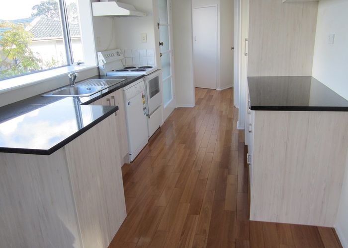  at 90 Sycamore Dr, Sunnynook, North Shore City, Auckland
