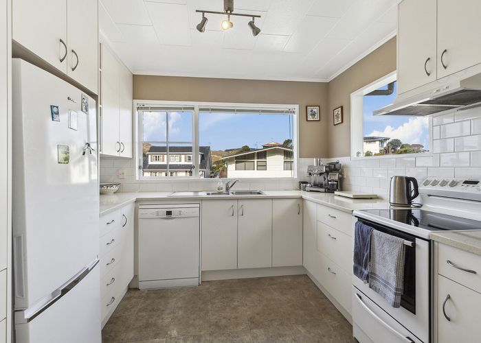  at 34 Fyvie Avenue, Tawa, Wellington
