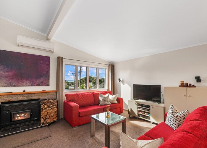 at 29 Lyndhurst Road, Te Atatu South, Auckland