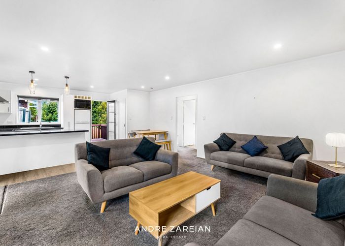  at 2/155 Oaktree Avenue, Browns Bay, Auckland