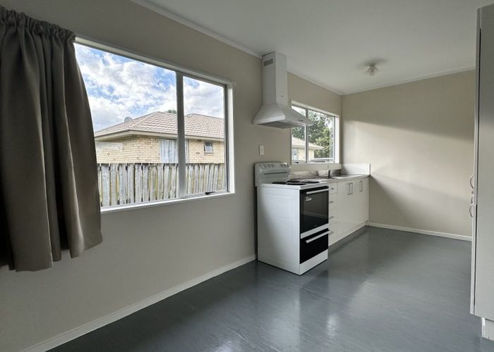  at 33 Selak Place, Glen Eden, Waitakere City, Auckland