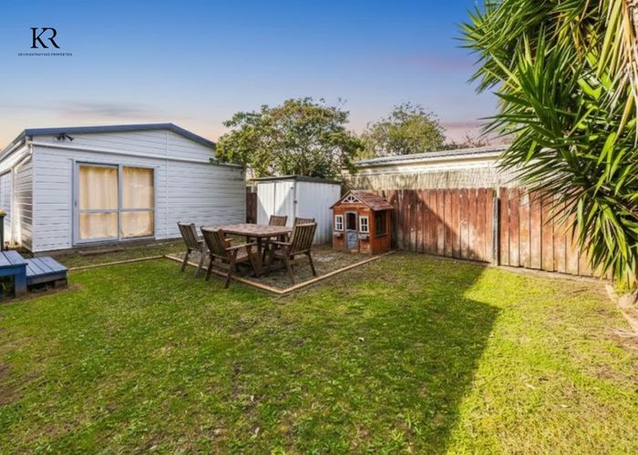  at 2/100 Beach Road, Pahurehure, Papakura, Auckland
