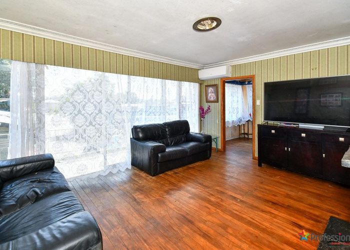  at 49 Wakefield Road, Favona, Auckland